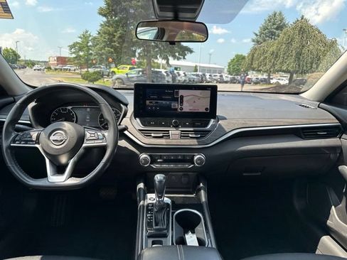 Used 2023 Nissan Altima 2.5 SV w/ SV Premium Package AWD/4WD image 13