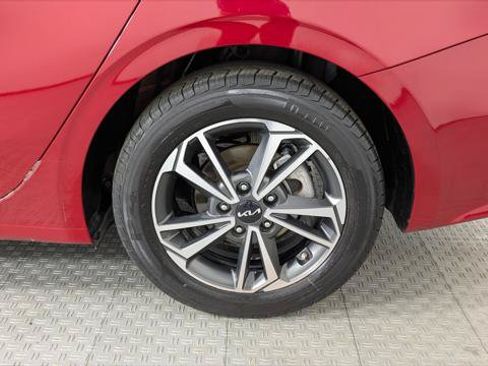 Used 2024 Kia Forte LXS FWD image 31