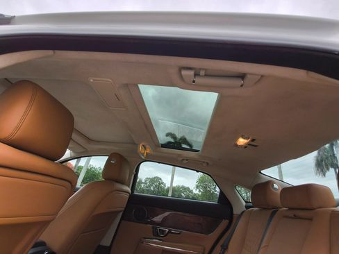 Used 2019 Jaguar XJ L Portfolio RWD image 13