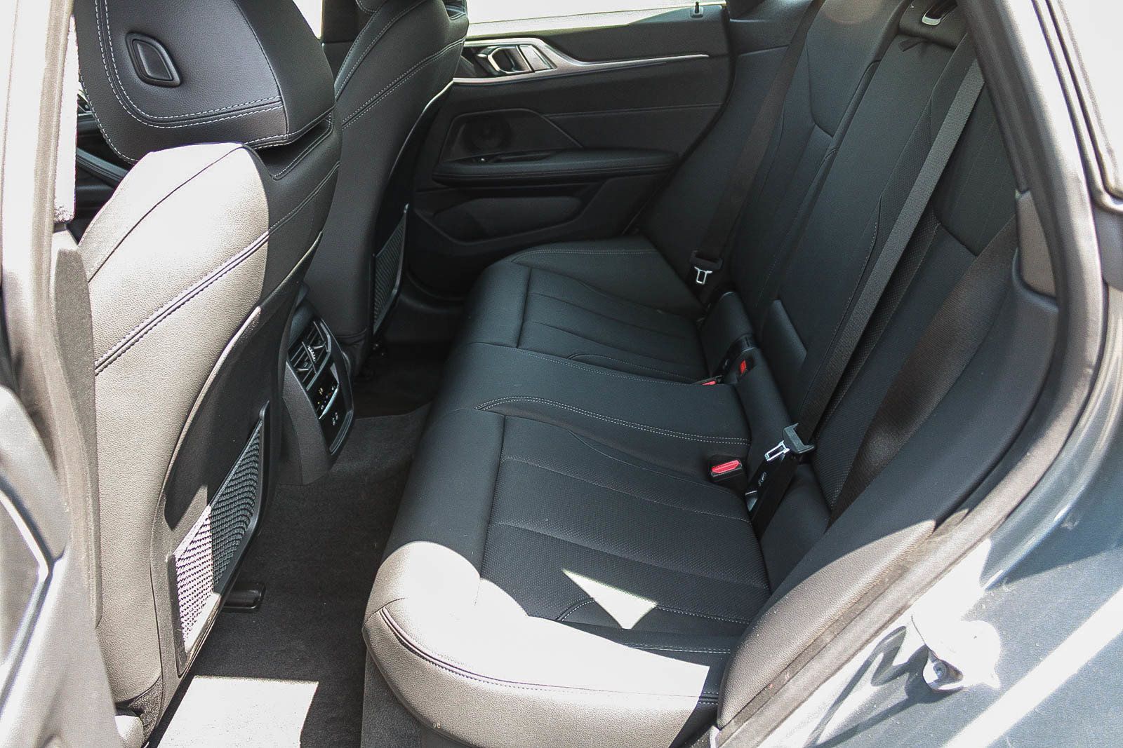 Used 2023 BMW i4 eDrive40 RWD image 18