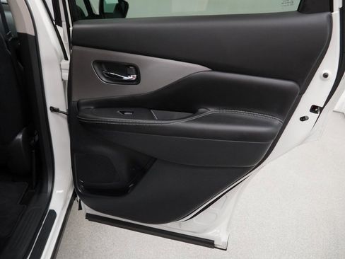 Used 2020 Nissan Murano S image 45