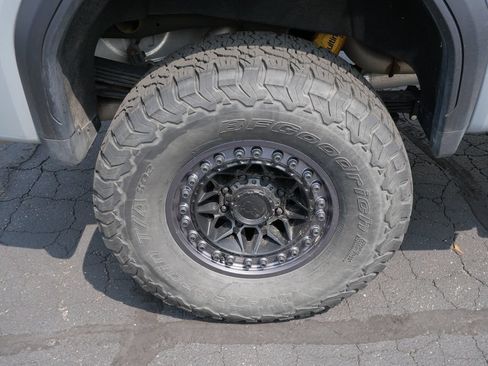Used 2024 GMC Sierra 2500 AT4X AWD/4WD image 8