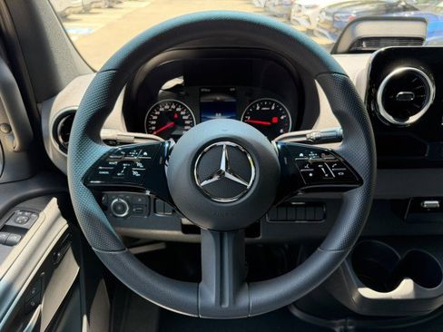 Certified 2025 Mercedes-Benz Sprinter 2500 image 8