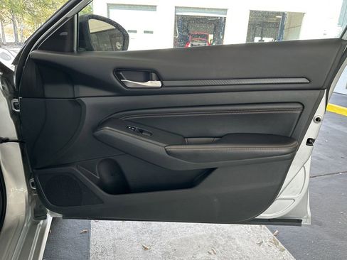 Used 2022 Nissan Altima 2.5 SR image 34