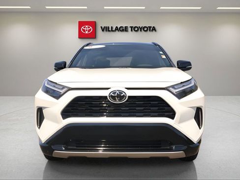 Certified 2025 Toyota RAV4 XSE AWD/4WD image 8