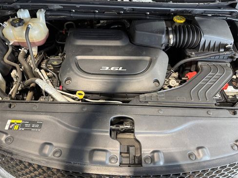 Used 2018 Chrysler Pacifica Touring Plus image 27