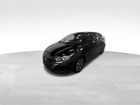 Used 2024 Nissan Versa SV FWD image 2