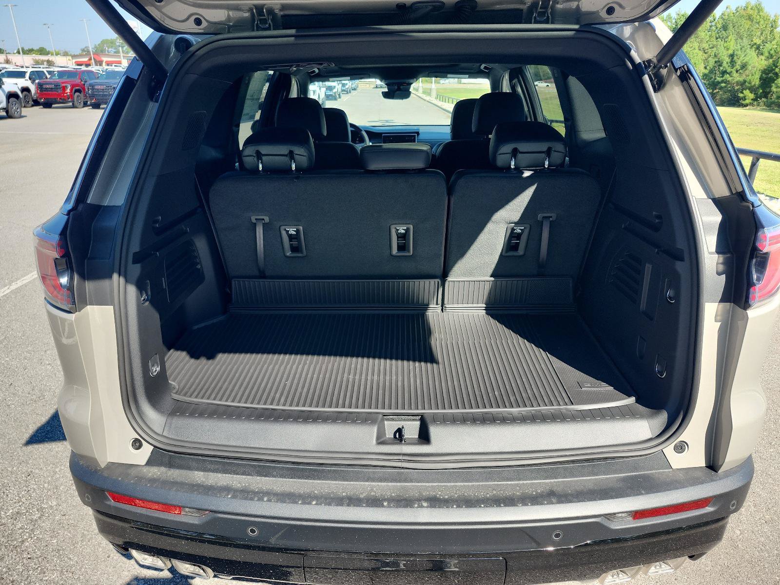 New 2027 GMC Acadia AT4 w/ AT4 Reserve Package AWD/4WD image 8