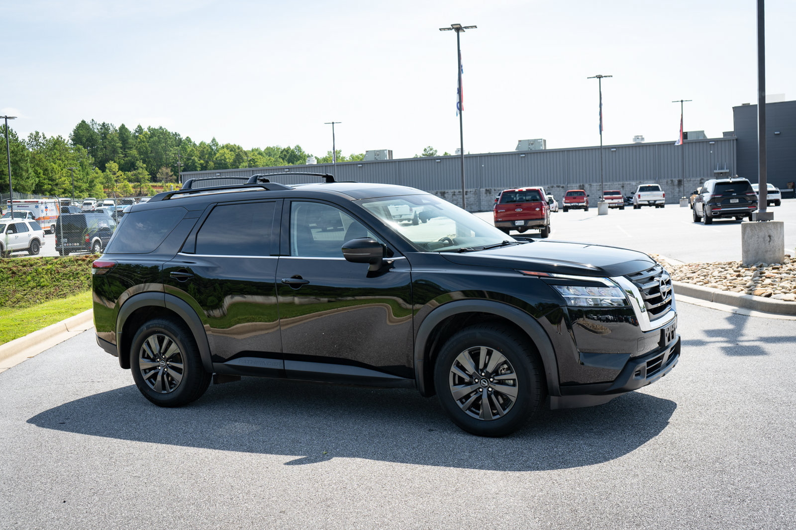 Used 2022 Nissan Pathfinder SV FWD image 12