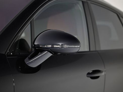 New 2026 Porsche Macan image 12