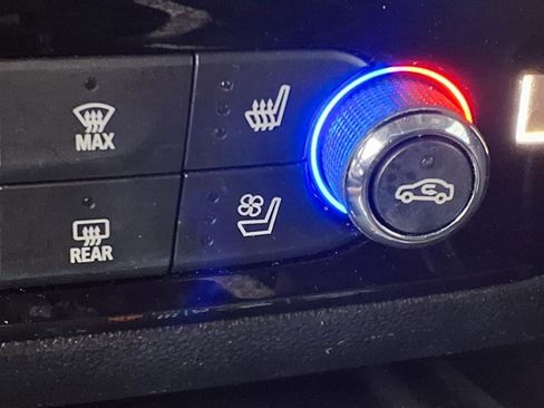 Used 2019 Buick Enclave Avenir w/ Avenir Technology Package image 9