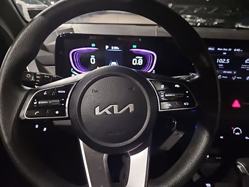 Certified 2024 Kia Seltos LX image 12