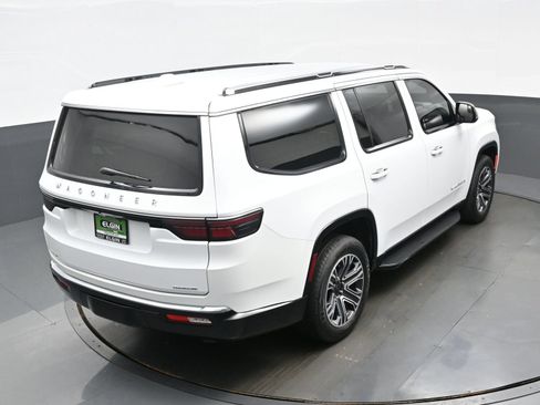Used 2023 Jeep Wagoneer Series II AWD/4WD image 40