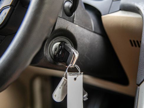 Used 2014 Ford Fusion SE image 33