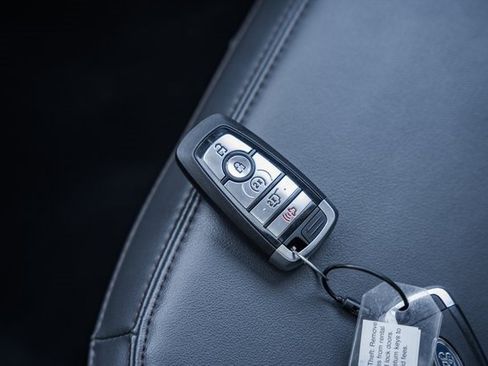 Certified 2025 Ford Expedition Active image 57