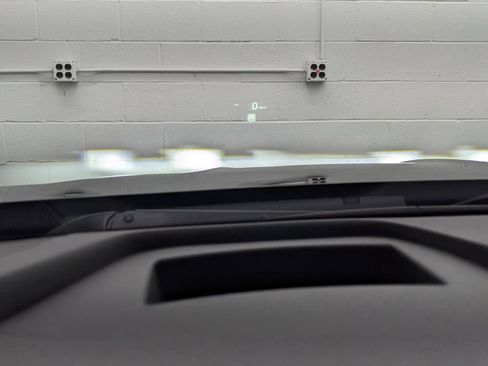 Used 2023 Buick Envision Avenir image 10