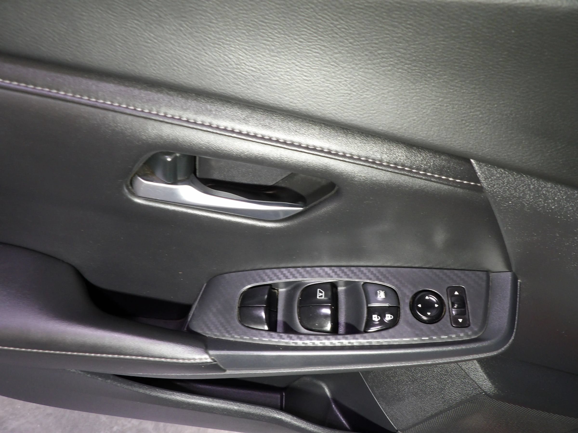 Used 2020 Nissan Sentra SV FWD image 9