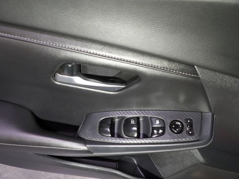 Used 2020 Nissan Sentra SV FWD image 9