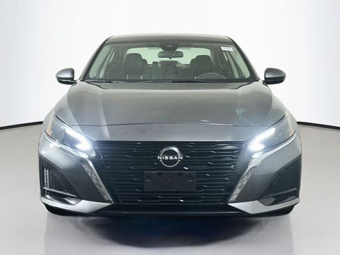 Used 2023 Nissan Altima 2.5 S FWD image 2