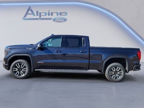 Used 2022 GMC Sierra 1500 AT4 w/ AT4 Preferred Package image 2