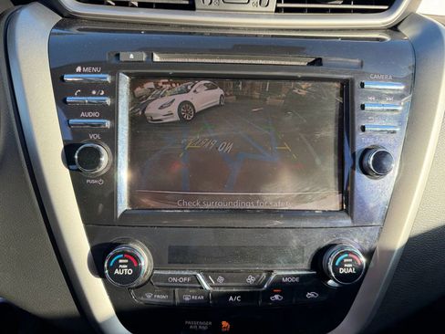 Used 2023 Nissan Murano SV image 21