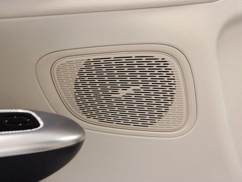 Certified 2025 Mercedes-Benz GLC 300 4MATIC image 24