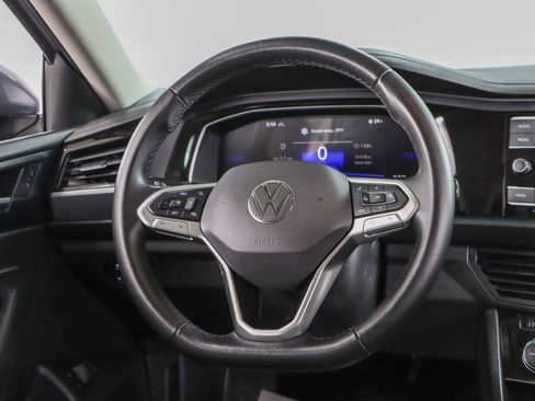 Used 2024 Volkswagen Jetta SE w/ Panoramic Sunroof Package image 12