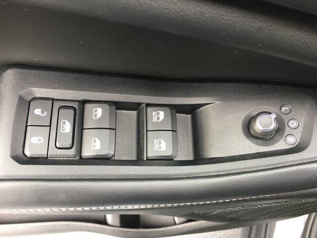 Used 2023 Jeep Grand Cherokee Altitude AWD/4WD image 14