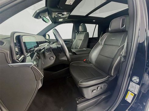 Used 2024 Cadillac Escalade Sport AWD/4WD image 5