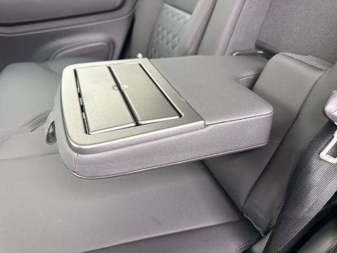 Used 2025 Volvo XC90 B6 Core w/ Climate Package image 18