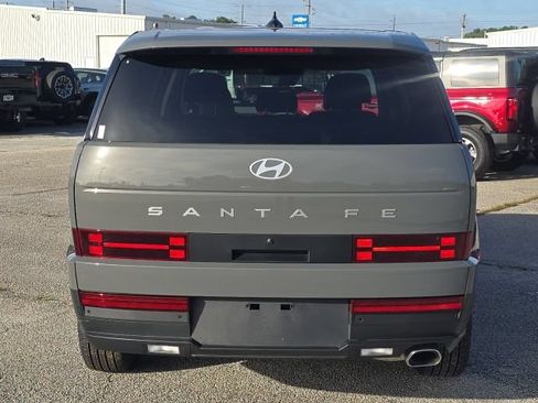 Used 2024 Hyundai Santa Fe SE FWD image 4