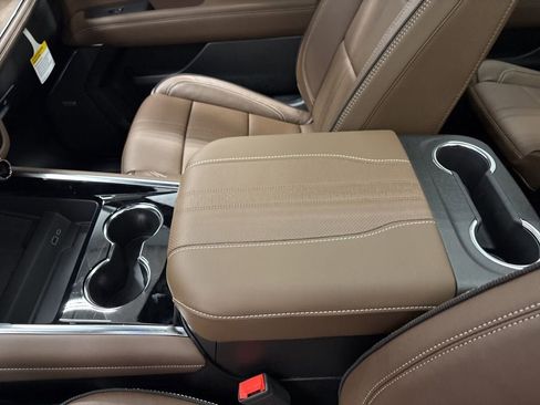 New 2026 Chevrolet Suburban High Country image 12