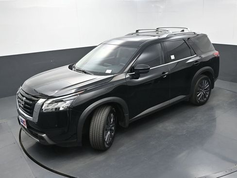 Used 2024 Nissan Pathfinder SL w/ SL Premium Package image 36