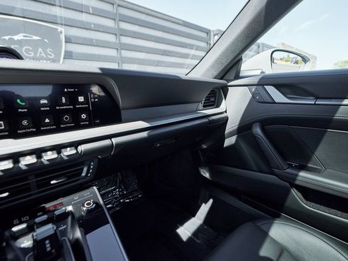 Used 2024 Porsche 911 Carrera 4S w/ Premium Package image 75