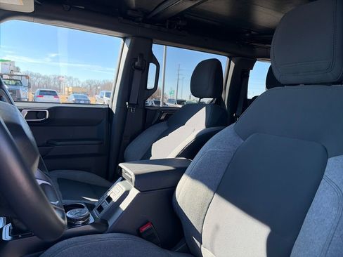 Used 2025 Ford Bronco Big Bend image 16