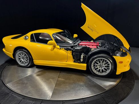 Used 2002 Dodge Viper GTS RWD image 23