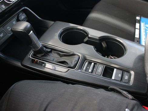 Used 2025 Honda Civic Sport image 17
