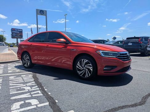 Used 2020 Volkswagen Jetta SEL Premium FWD image 3