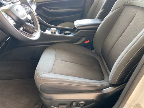 Used 2023 Jeep Grand Cherokee L Laredo RWD image 2