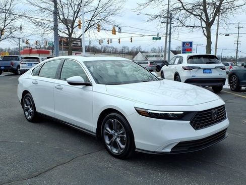 Certified 2023 Honda Accord EX image 3