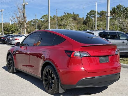 Used 2021 Tesla Model Y Long Range image 2