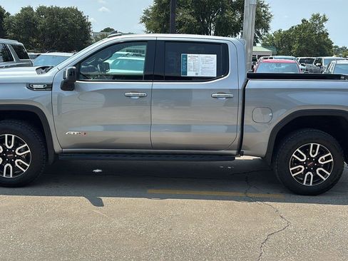 Certified 2024 GMC Sierra 1500 AT4 w/ Technology Package AWD/4WD image 4