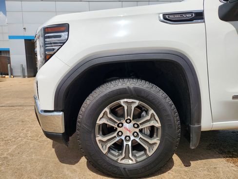 Used 2025 GMC Sierra 1500 SLT RWD image 9