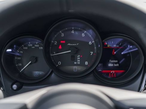 New 2026 Porsche Macan Turbo AWD/4WD image 24