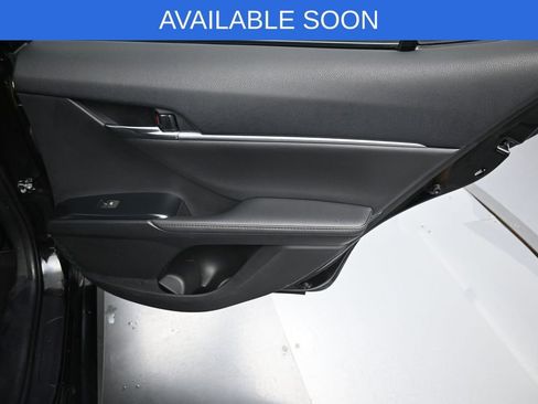 Used 2020 Toyota Camry XLE FWD image 32