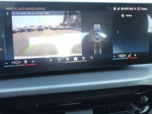 New 2026 BMW 330i xDrive Sedan w/ M Sport Package AWD/4WD image 18