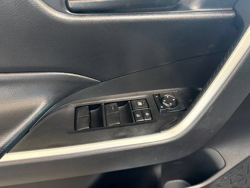 Used 2025 Toyota RAV4 LE AWD/4WD image 17