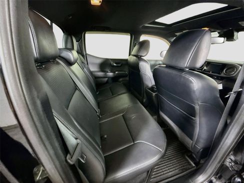 Used 2018 Toyota Tacoma TRD Off-Road AWD/4WD image 20