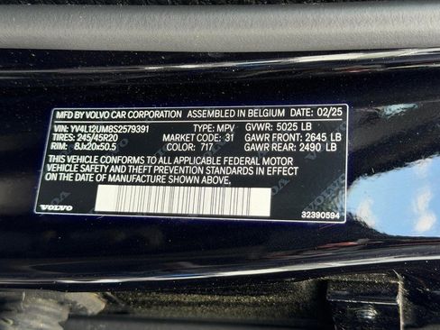 Certified 2025 Volvo XC40 B5 Ultra AWD/4WD image 25