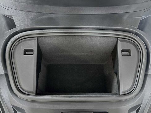 Certified 2025 Porsche Taycan image 31